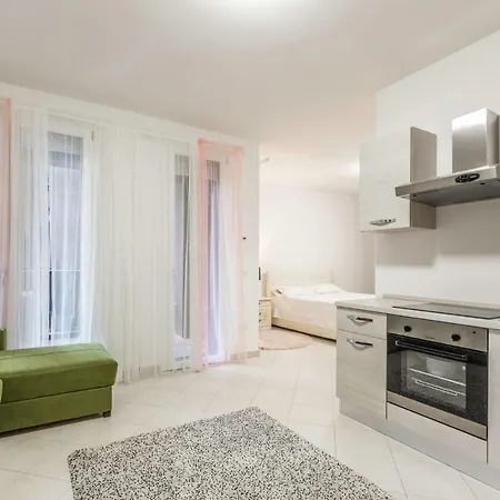 Freud 8, By Short Holidays Apartament